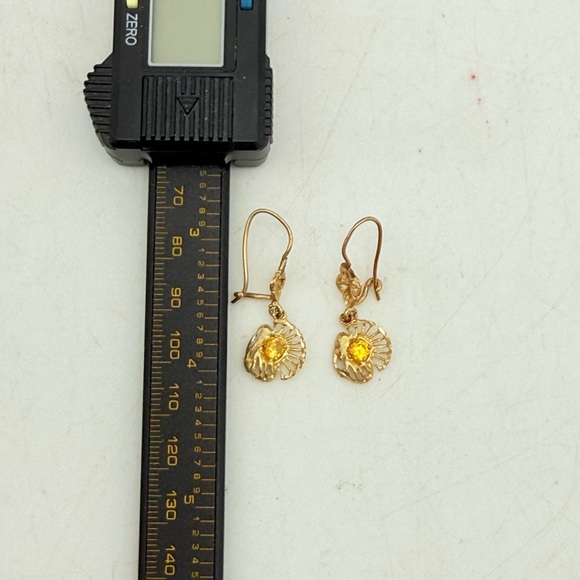 Vintage 10K Yellow Gold Floral Dangle Earrings | Yellow Stones | 2.4g - Picture 9 of 10
